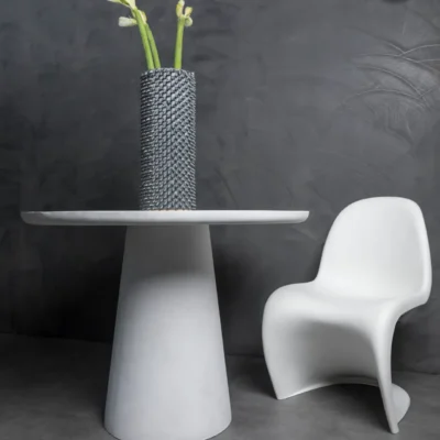 PVC vloer met betonlook in grijze tint, moderne en industriële uitstraling.