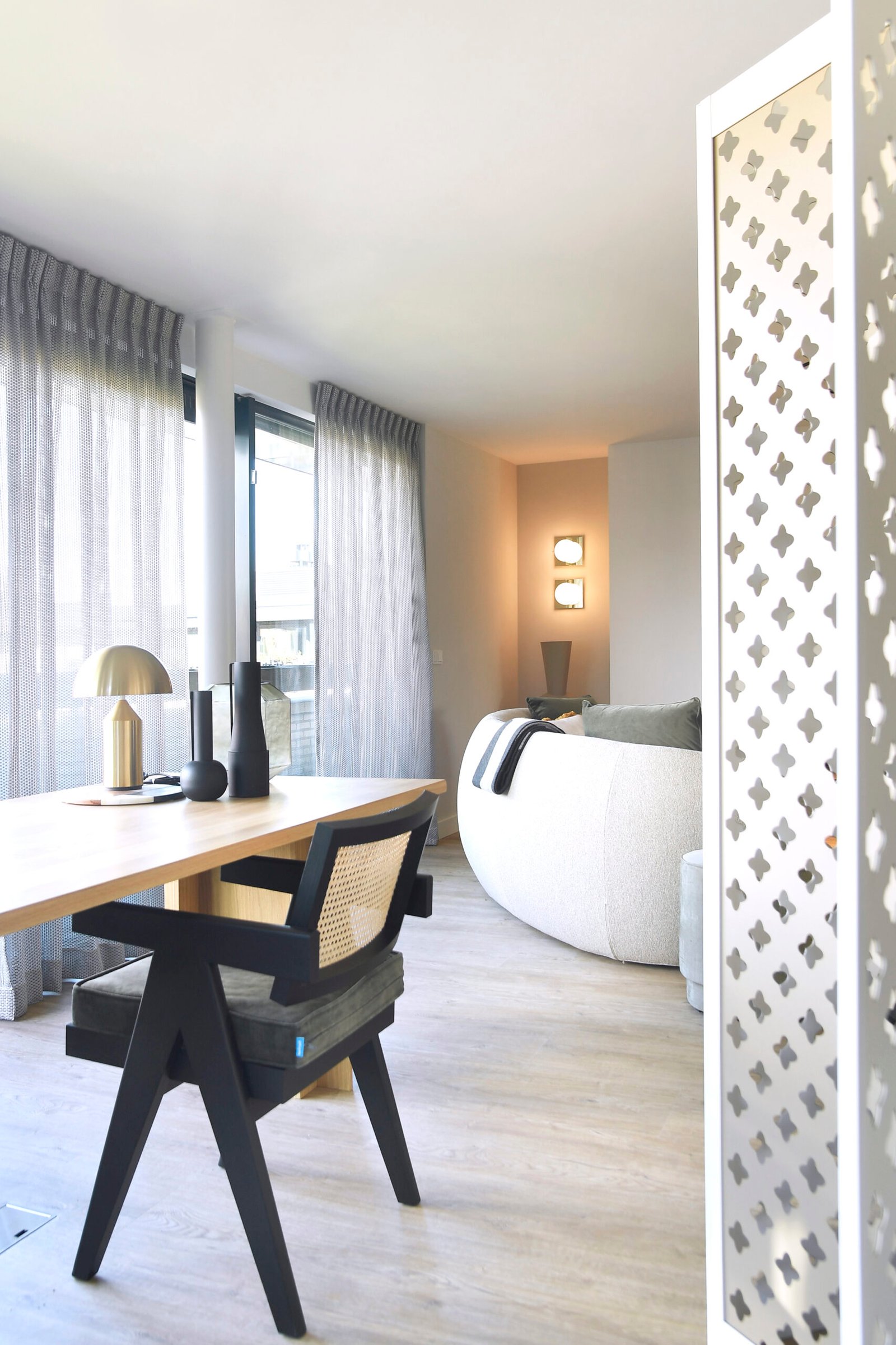 Largo-Lange plank-501323-Fotografie Jaro van Meerten-Design Lasut en Braun (4)